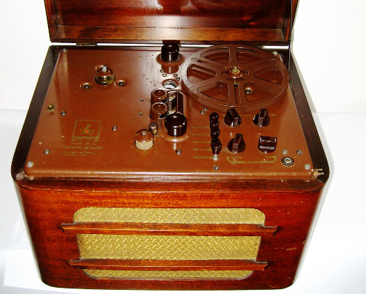 Brush soundmirror